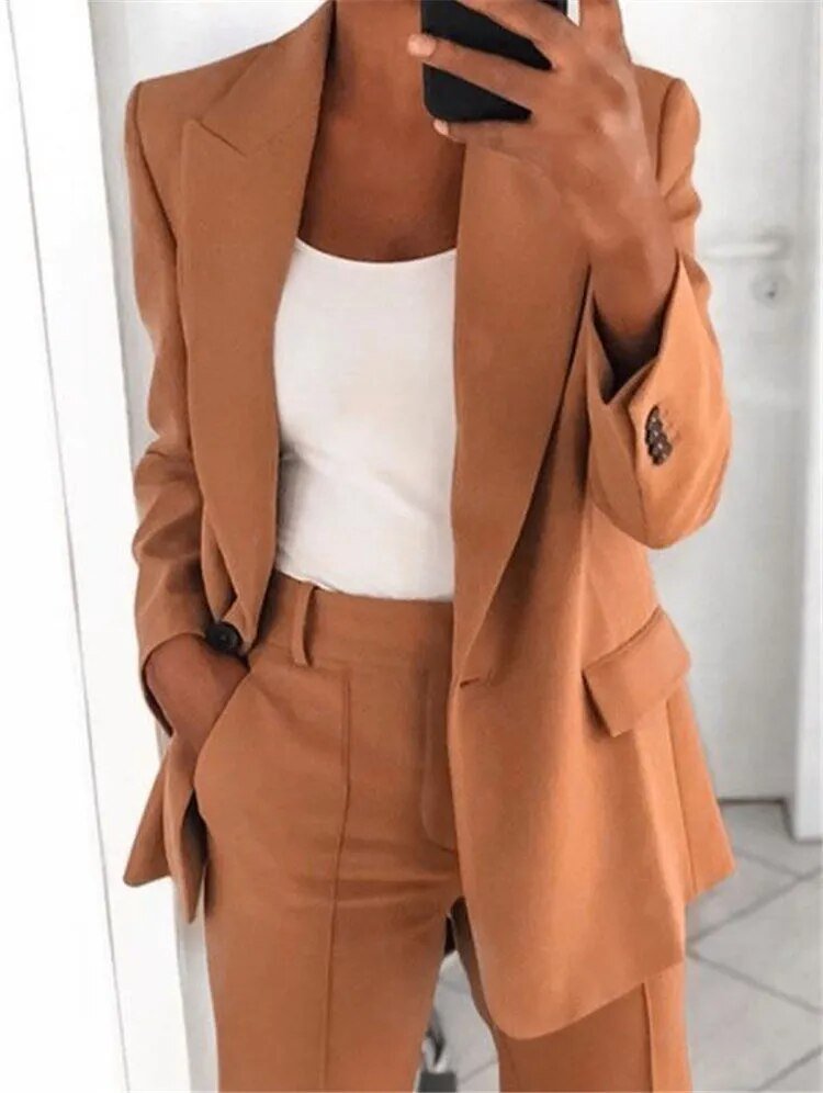 Completo Donna Elegante Bianca – Blazer e Pantaloni con Eleganza e Comfort